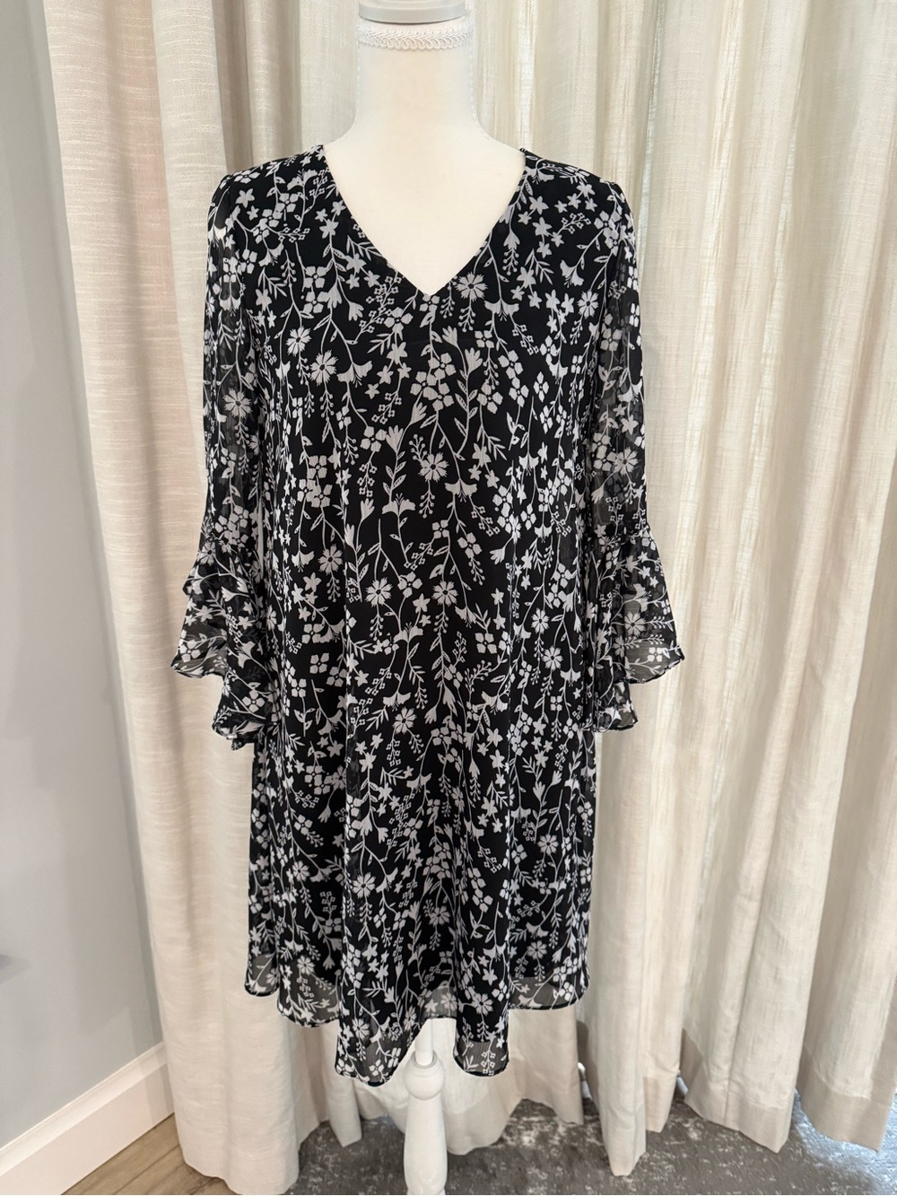 Calvin Klein Black & White Floral V-Neck Dress